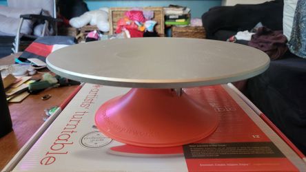 Artists Turntable- cake display