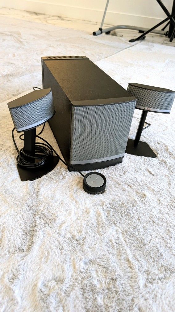 Bose Companion 5 Multimedia Speaker System