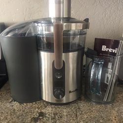 Breville Multispeed Juice Fountain Juicer 900 Watt Stainless BJE510XL /A