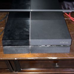 PS4 With 5 Games  And A Controller 
