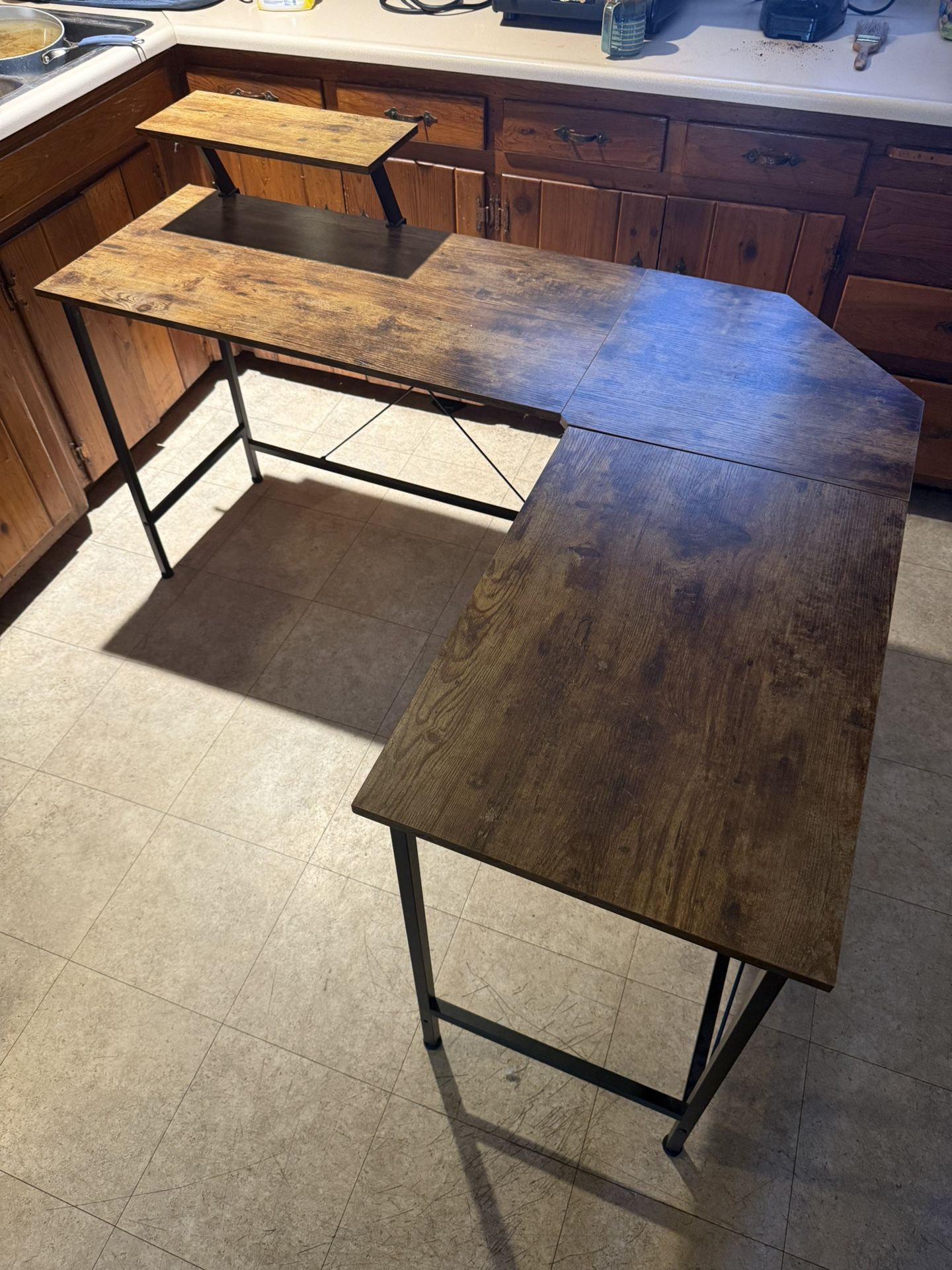 Corner Desk With Removable Shelf