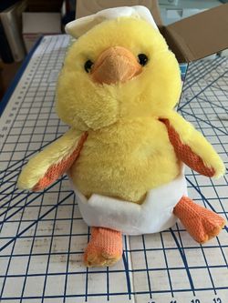 New In Box Scentsy Buddy Eggmund The Chick 