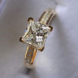 New 18k Yellow Gold Engagement Ring 