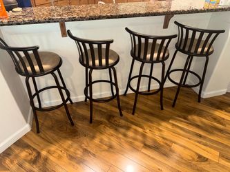 Set of 4 Swivel Bar Stools