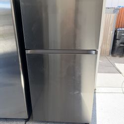 Top Freezer Refrigerator
