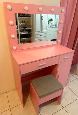 New Pink Make-Up Vanity