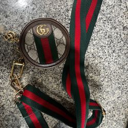 Gucci Coin pouch ( with shoulder holder) 