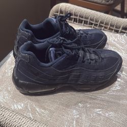 Dark Blue Air Max’s Size 10