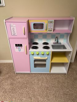 Play kitchen