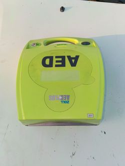 ZOLL AED Plus semi-automatic external defibrillator