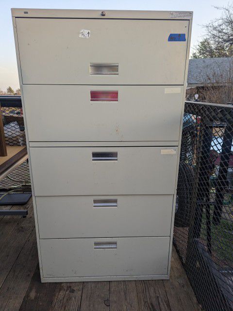 HON Lateral File Cabinet With Key