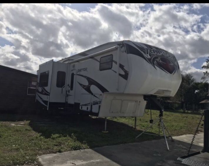 42ft toy hauler 5th wheel