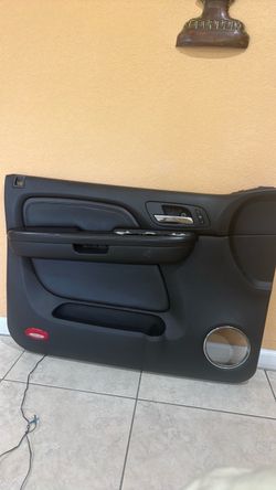 Escalade door panel 07-14