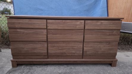 Mid Century Modern Style Walnut Sideboard Credenza