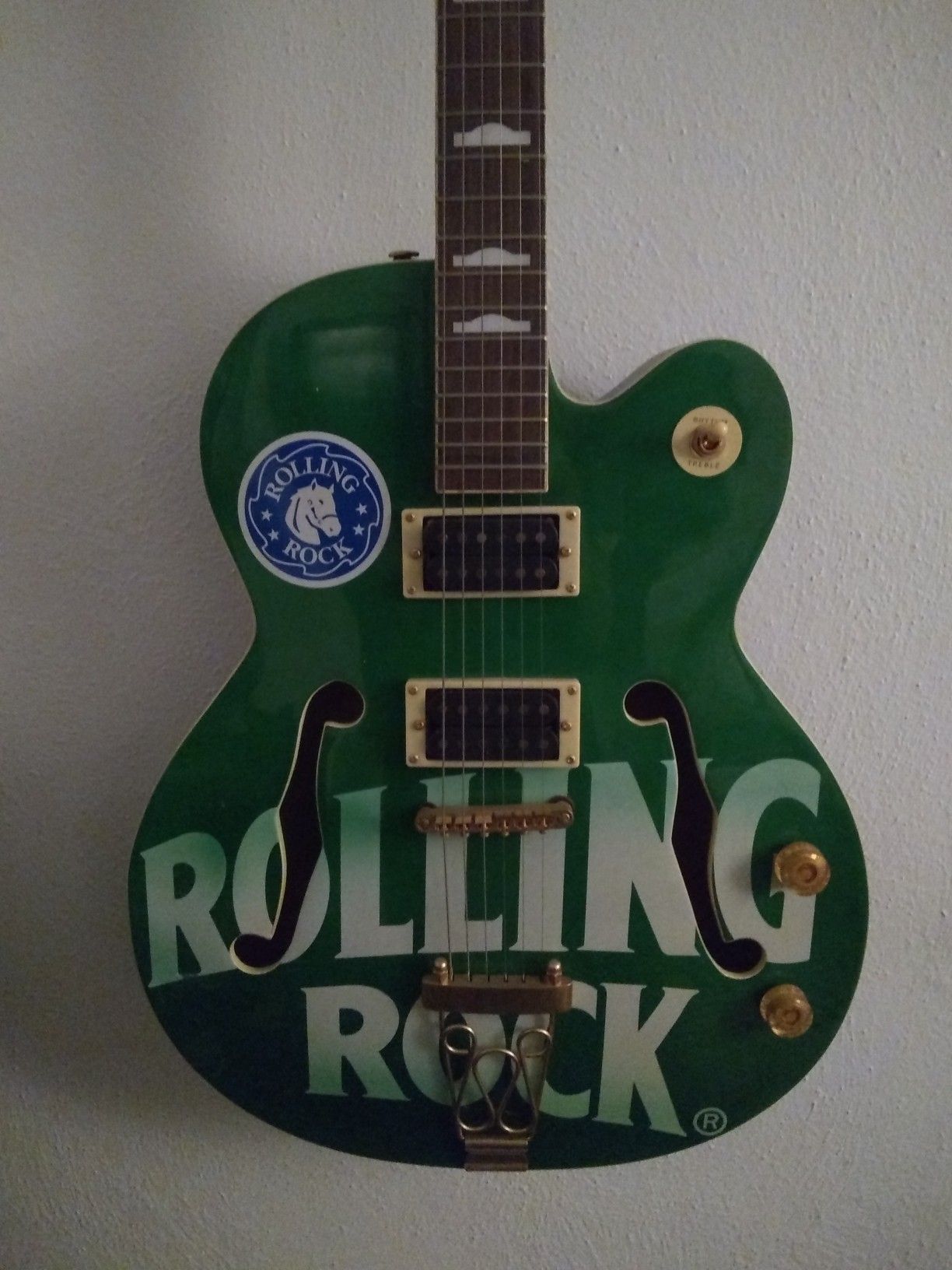 Semi hollow body , Rolling Rock guitar