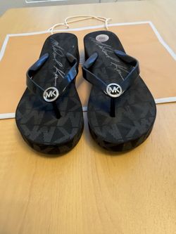 Michael kors sandals size 8