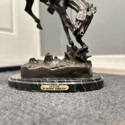 Frederic Remington - Outlaw Statue