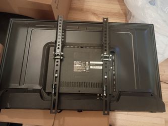 32 inch Roku LED tv
