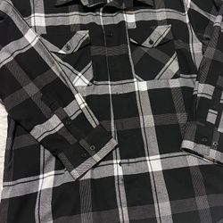 Men's Black and Gray Checkered Long Sleeve Shirt
