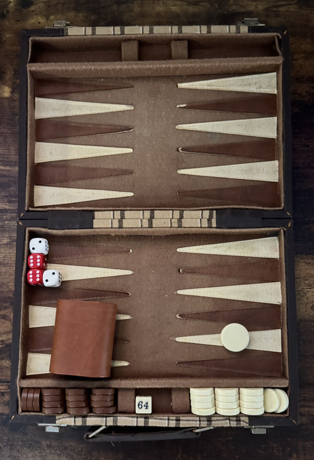 Backgammon Game in Case COMPLETE just $5