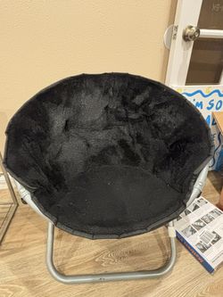 Saucer chair