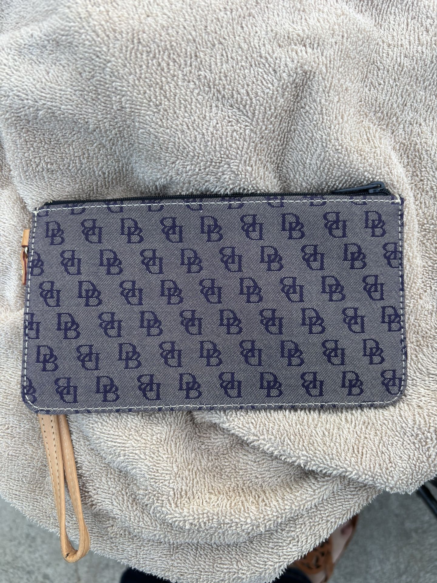 Dooney And Bourke Wristlet