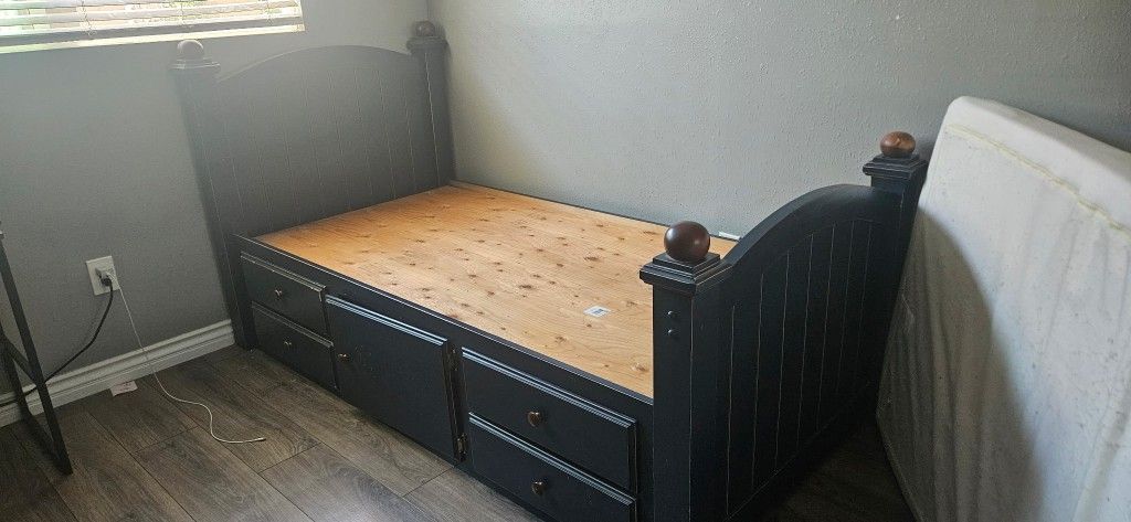ποΈ Twin Wooden Bed Frame with Storage Drawers - $200 (Good Condition)