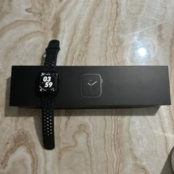 Apple Watch Nike Series 5 44mm