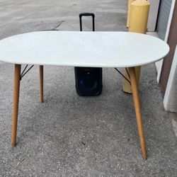 Free Tables Total Of 6