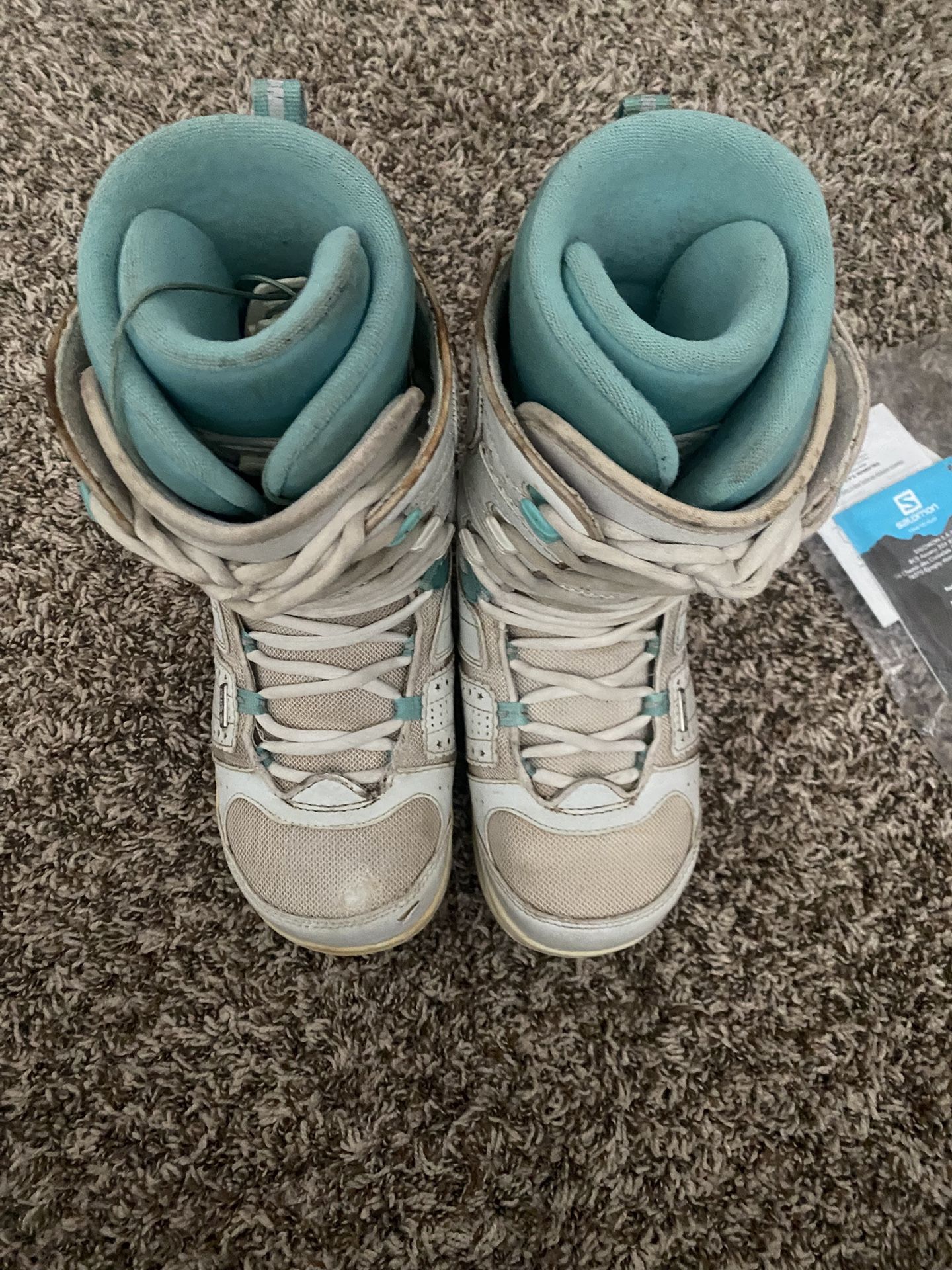 snowboarding shoes. (6.5) 