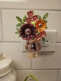 Super cute Bath & Body Wallflower Plug-in Night Light