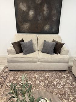 Couches With Pillows