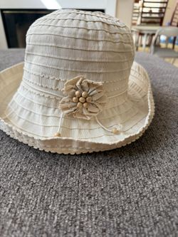 Woman’s , Hat , Cream 