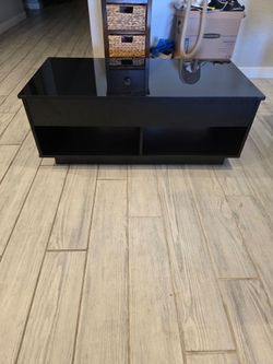 Black lift top coffee table