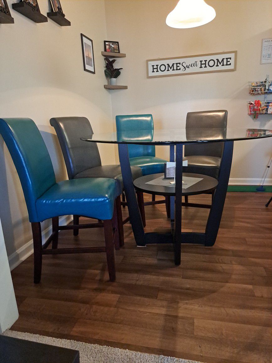 Kitchen Table With Leather Chairs