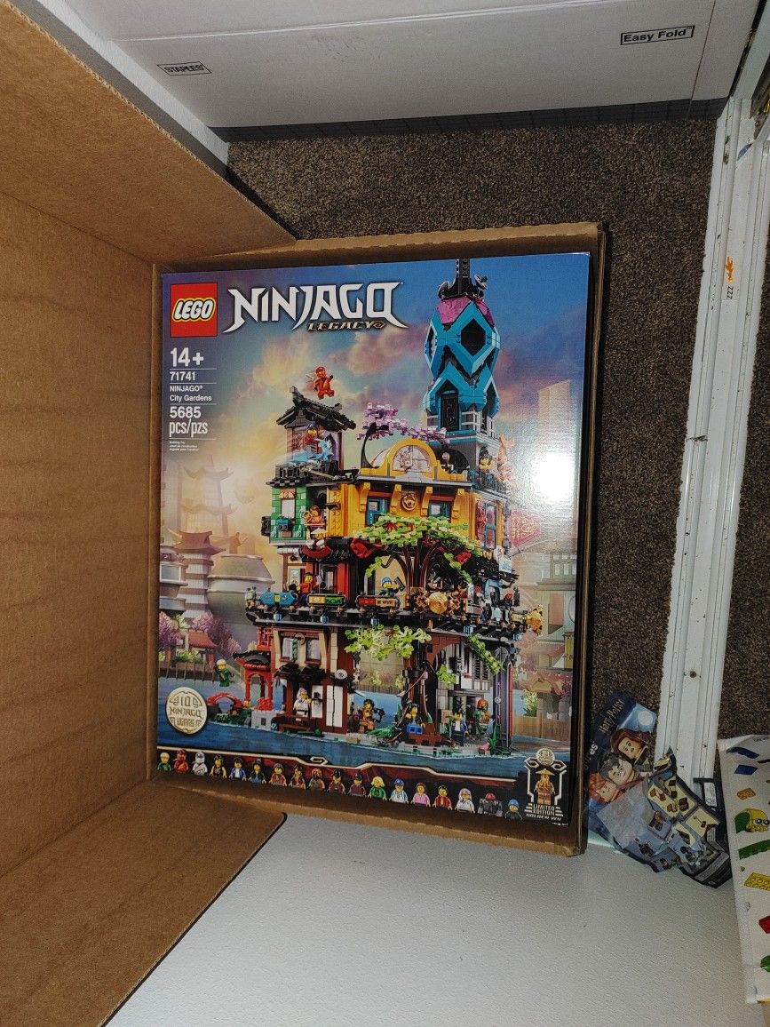 Lego 71741 Ninjago City Gardens