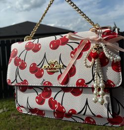 Cherry Crossbody bag 🍒🤍✨