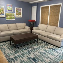 Living Room Set (2 Couches/Coffee Table/Rug)