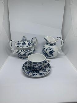 Vienna Woods Cup And Saucer & Sugar/Creamer Set Blue Onion Pattern