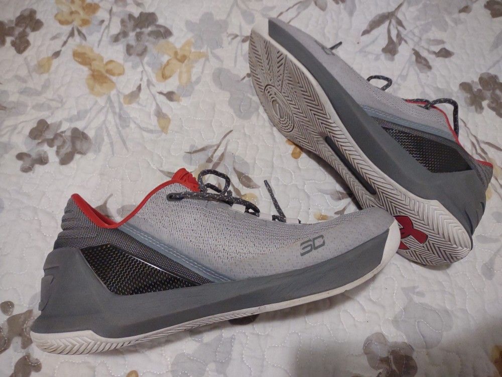 Men's Size 10 Steph Curry's Basketball 🏀 Shoes 👟