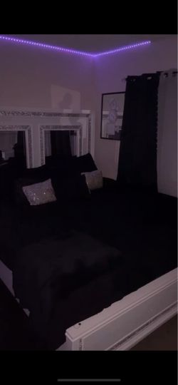 Caulking bed frame