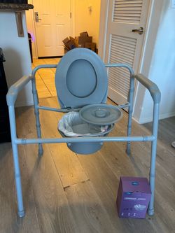 Portable Bedside Commode Chair Extra wide with Bucket and bags