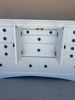 White 9-Drawers