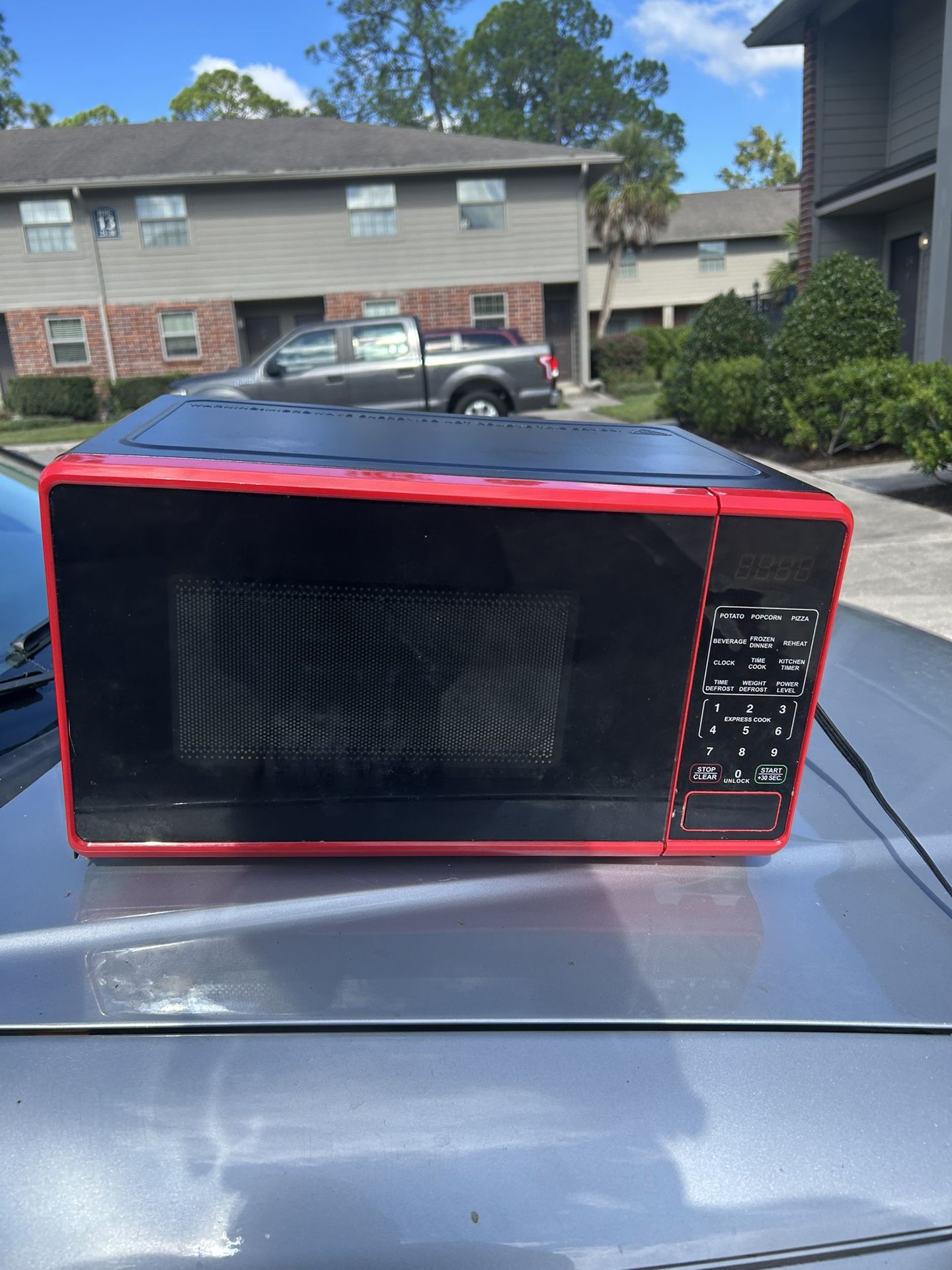 Microwave (700 Watts) 