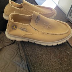 Shoes women size 81/2