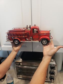 Large Metal Fire Truck / beautiful piece / decor