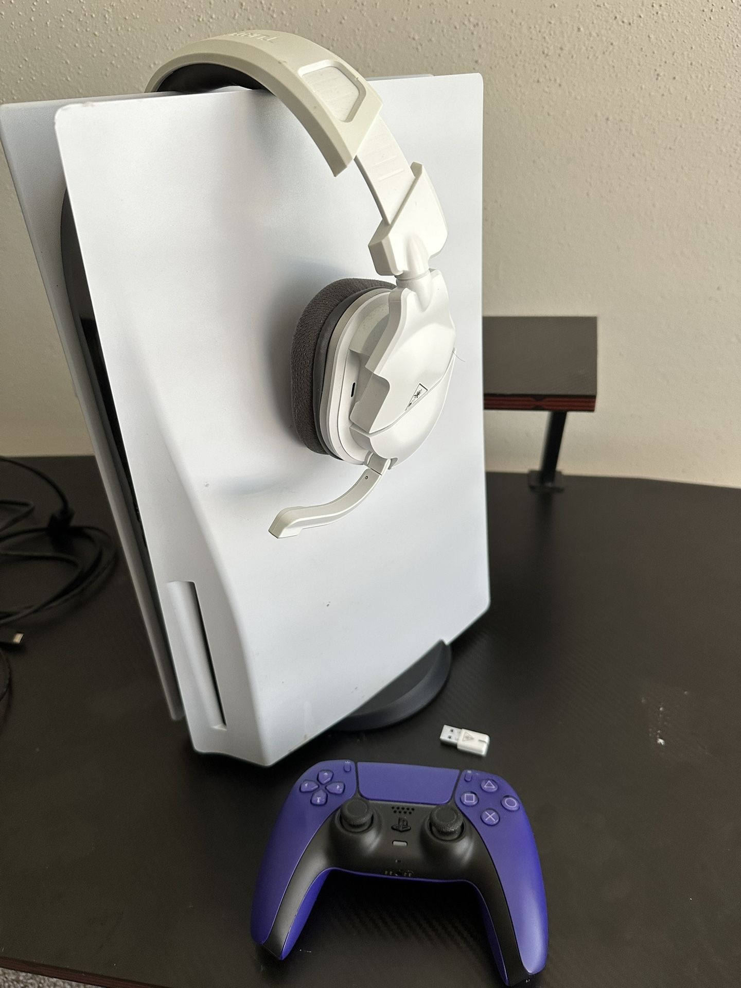 PS5(Disc)/ Controller/Turtle Beach Wireless Headset