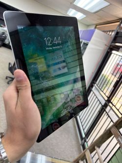 iPad 4th Gen 128GB Wi-Fi | Great Condition | Best Deal!