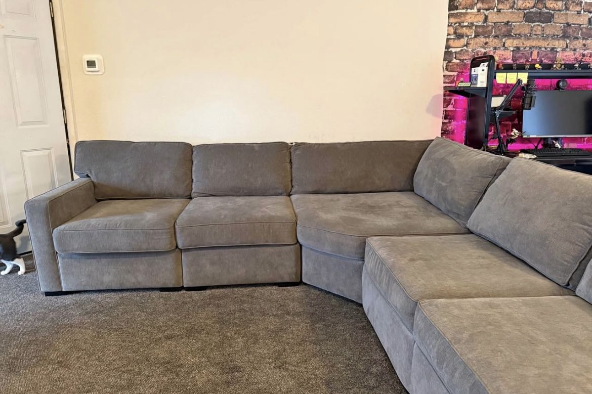 Sectional Couch 