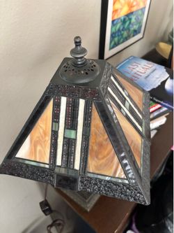 Tiffany style accent lamp
